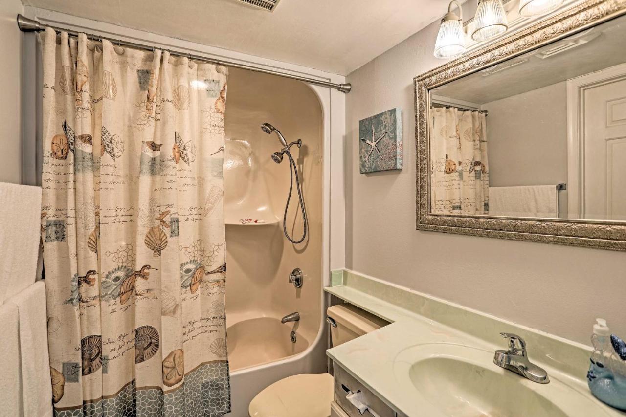 Romantic Summer Getaway With Community Pool Access Apartment *