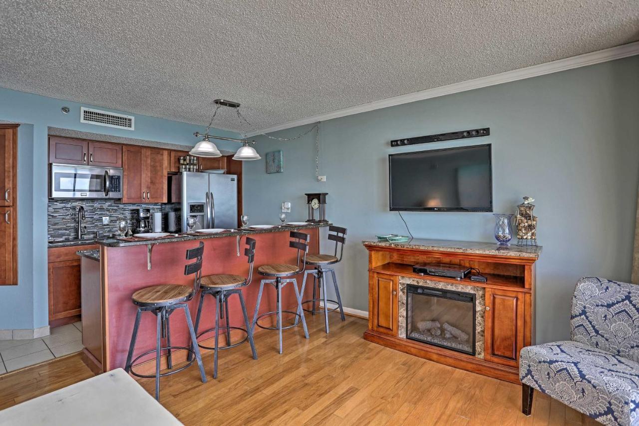Apartment Romantic Summer Getaway With Community Pool Access *