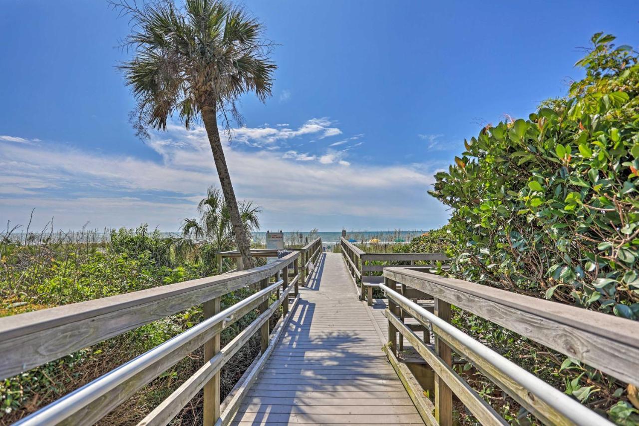 Romantic Summer Getaway With Community Pool Access Myrtle Beach