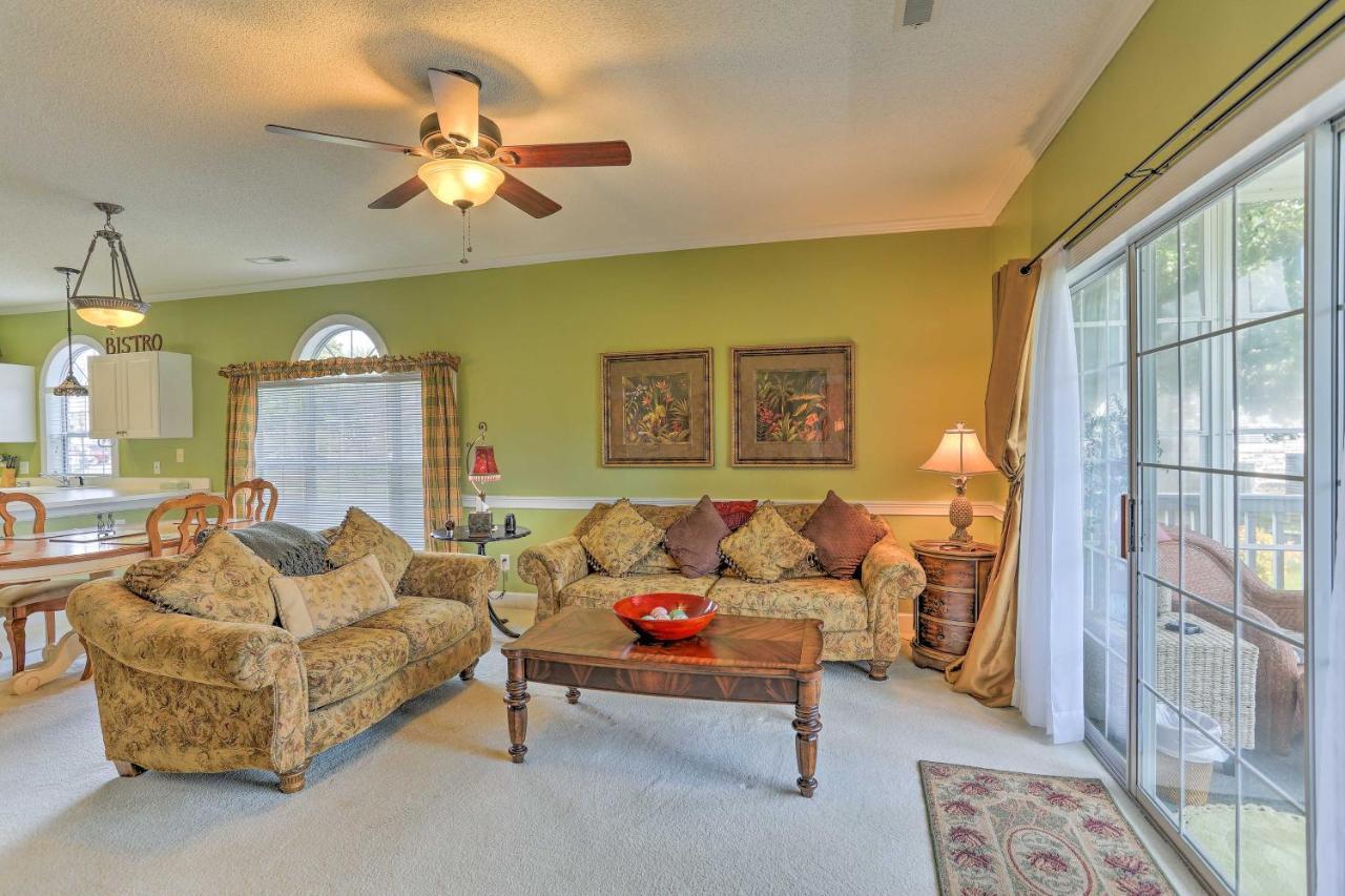 Apartment Myrtle With Community Pool Views!