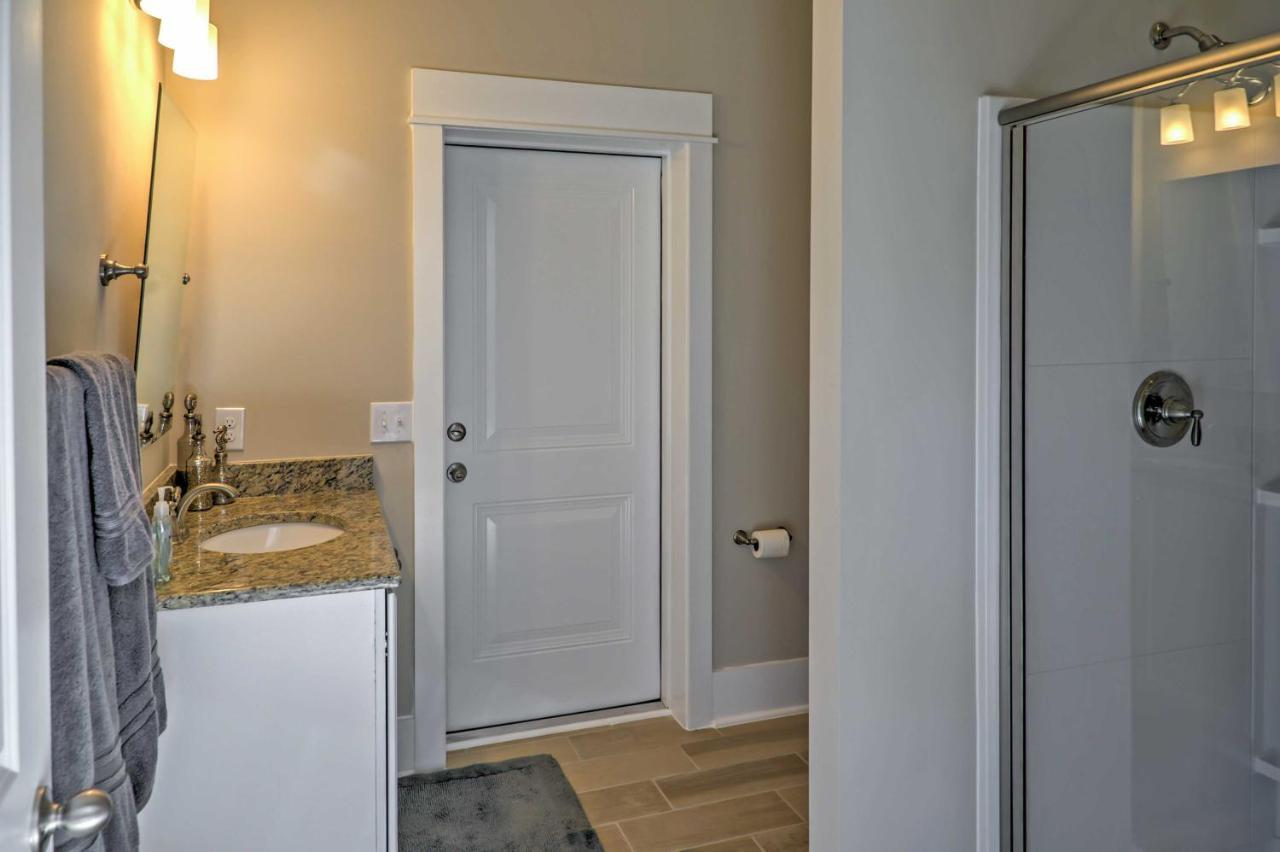 Breezy Myrtle Getaway, 1 Block To Beach! * Myrtle Beach