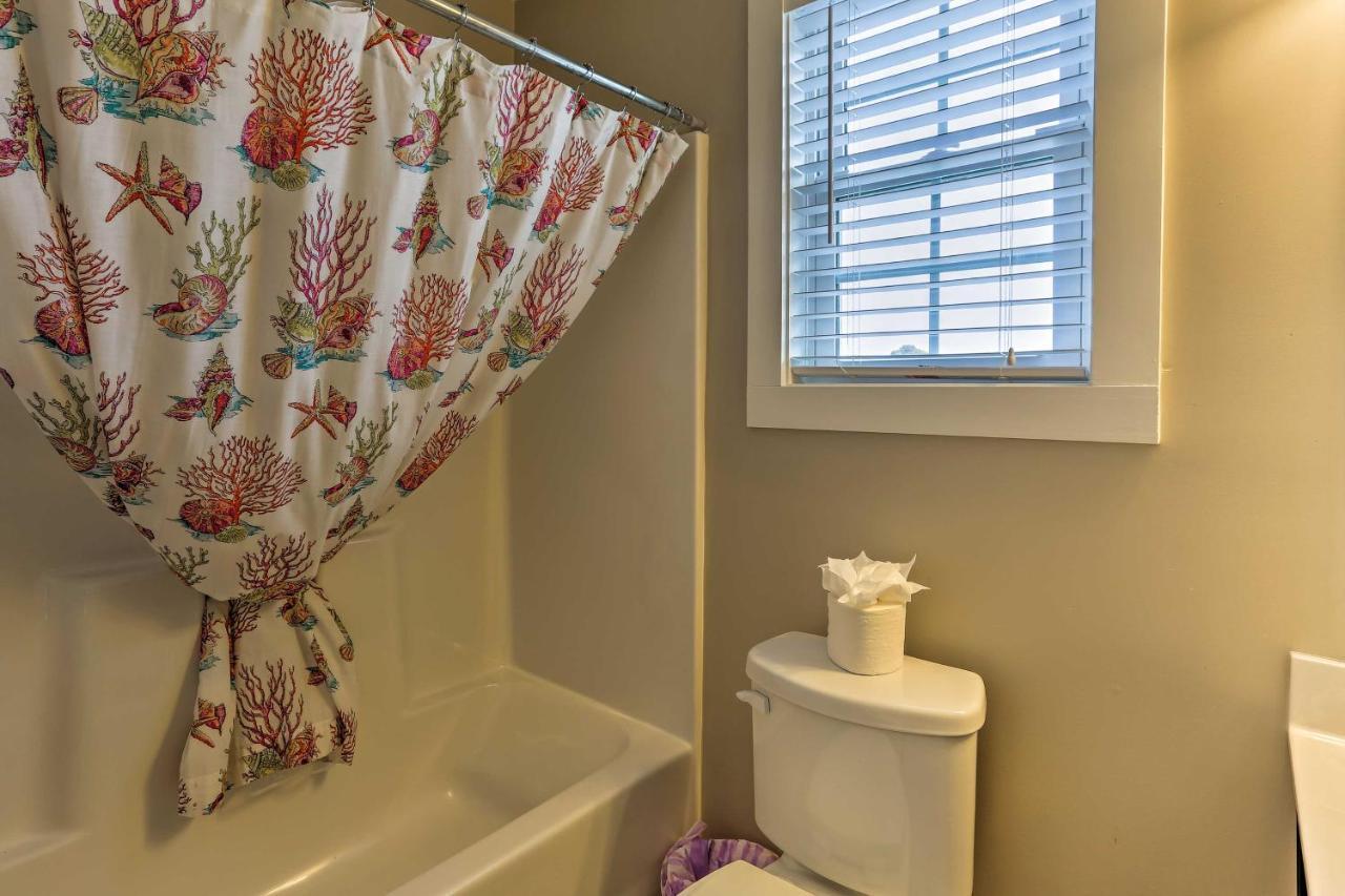 With Pool Access - Walk To Beach!