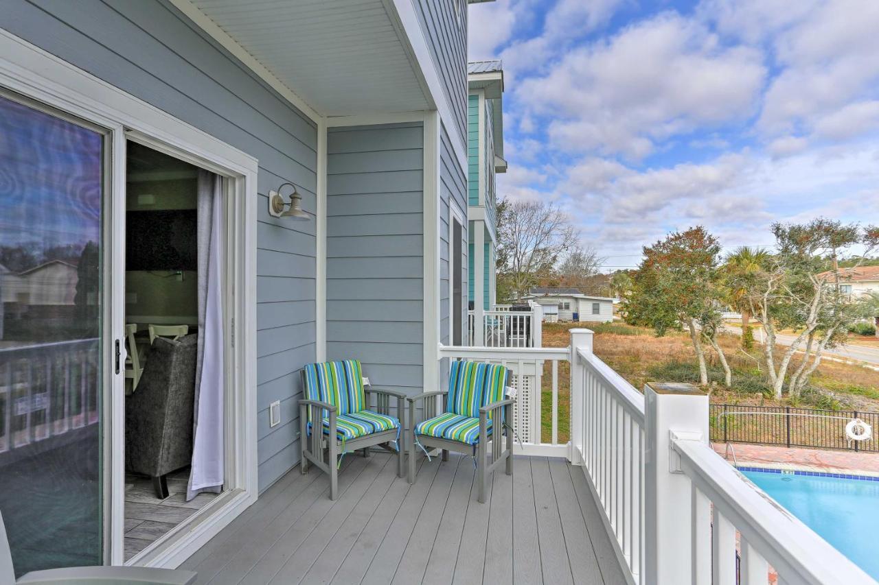 With Pool Access - Walk To Beach! Holiday home *