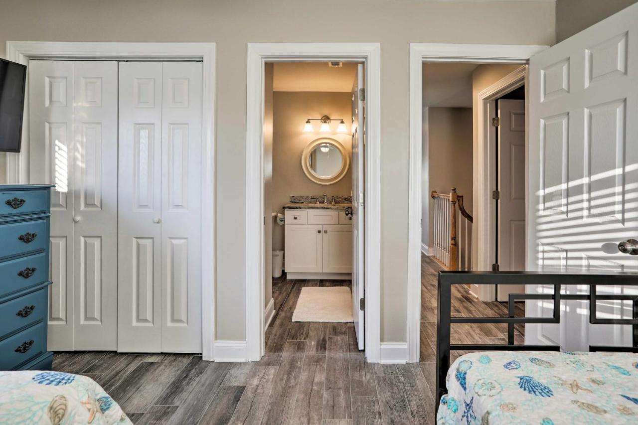 Spacious Murrells Inlet Hub With Pool, Walk To Shore *