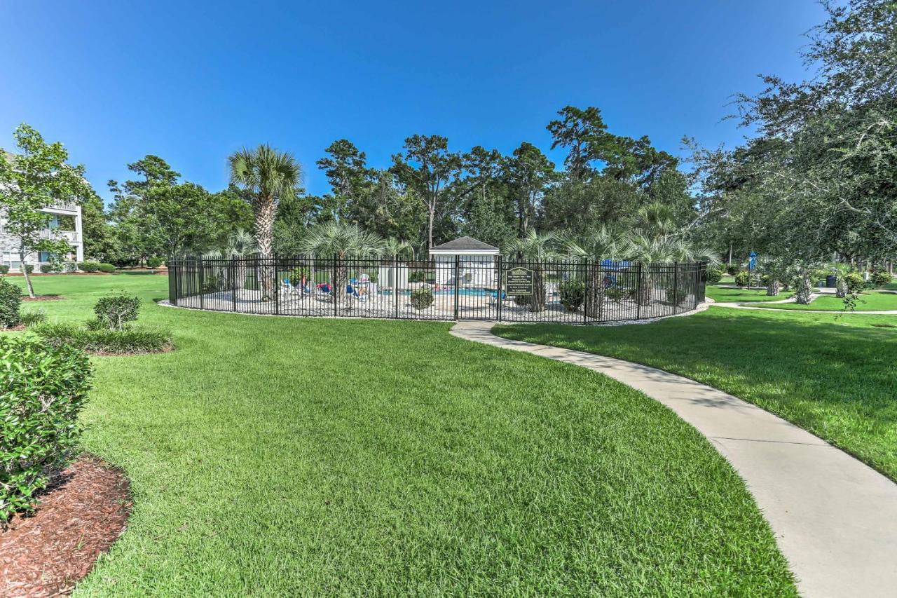 Apartment Myrtle With Community Pool Views!