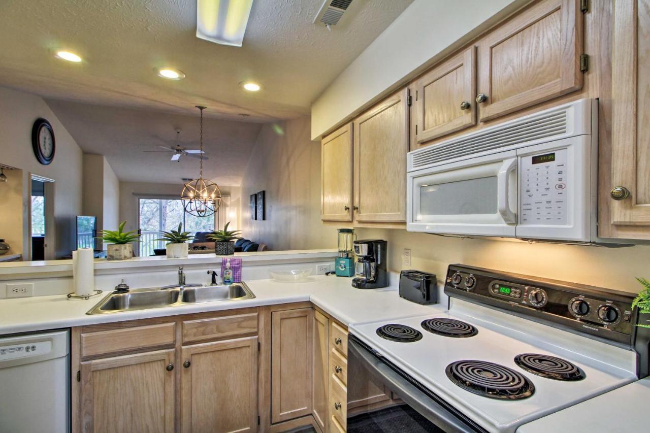 Golf And Beach Retreat - River Oaks Amenities Apartment *