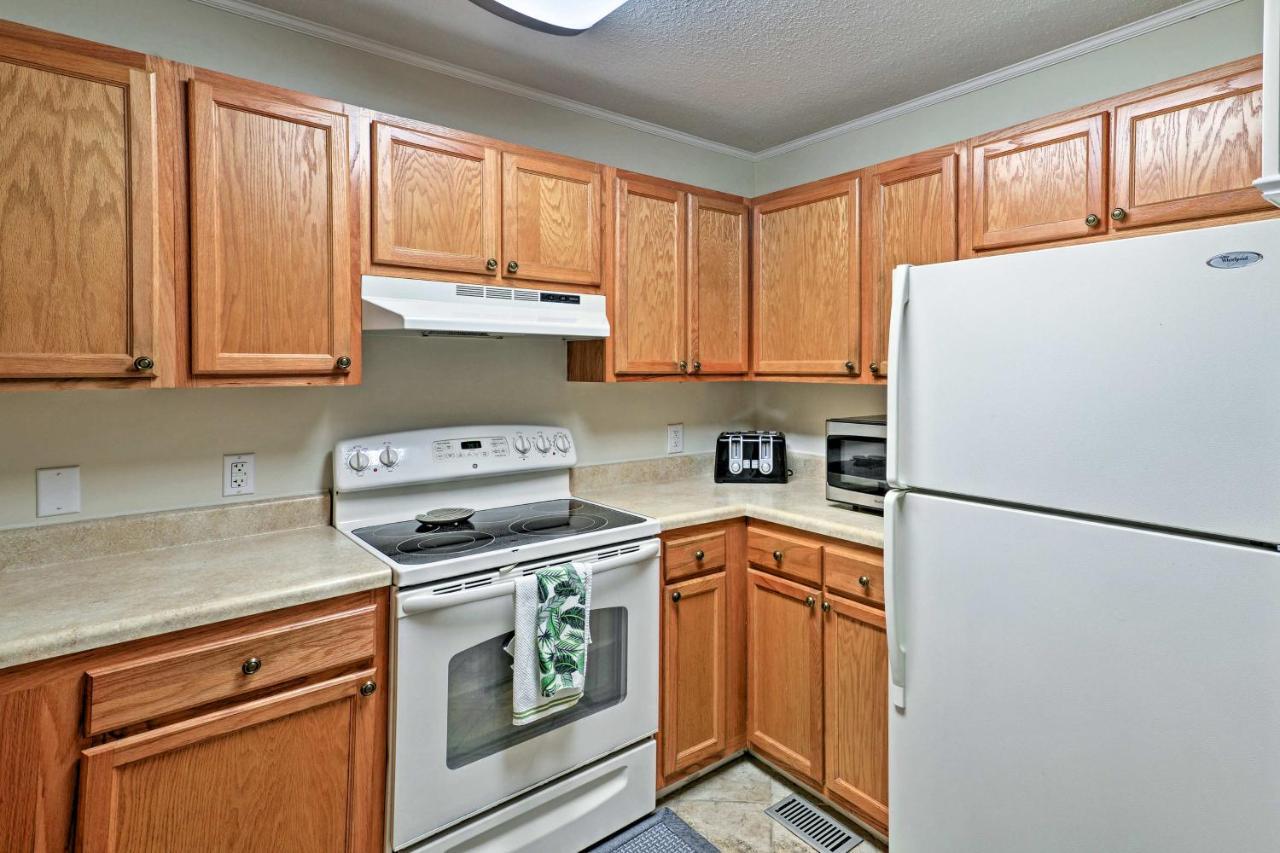 Oceanside With Pool Access And Patio *