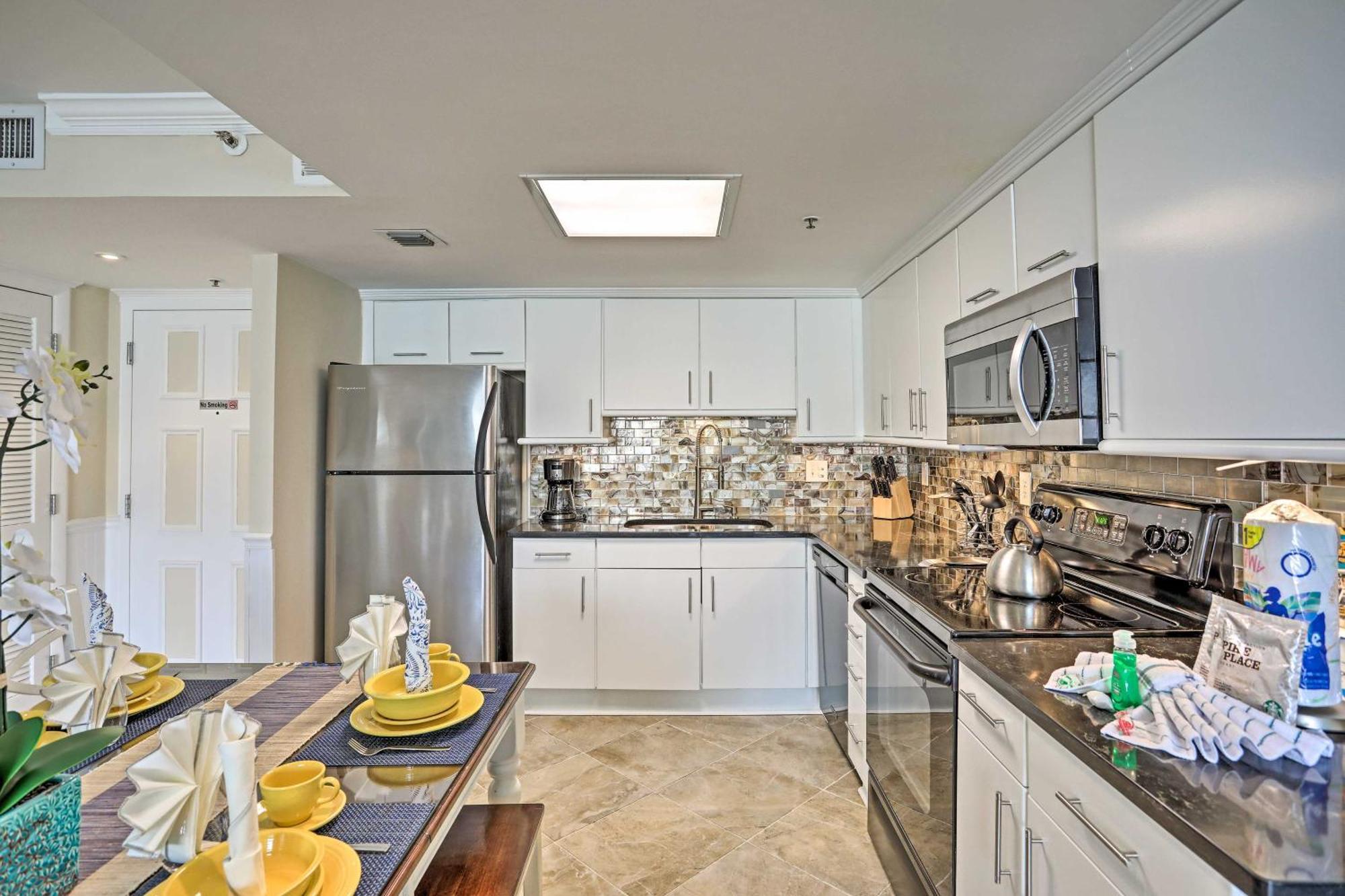 Beachfront With Amenities And Boardwalk! *