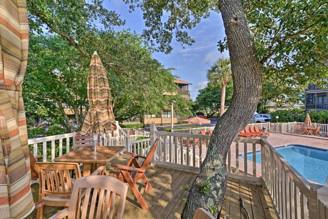 Oceanside With Pool Access And Patio Apartment
