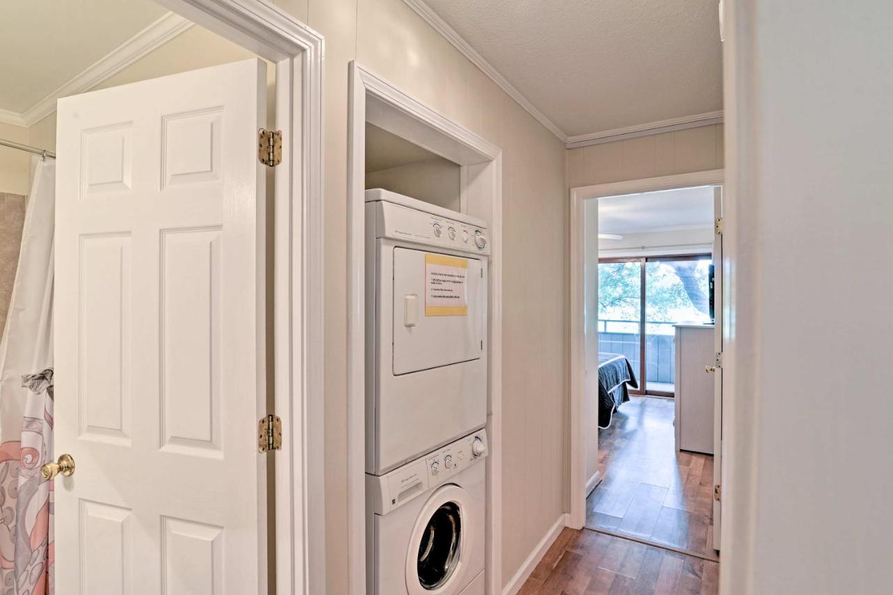 Oceanside With Pool Access And Patio Apartment