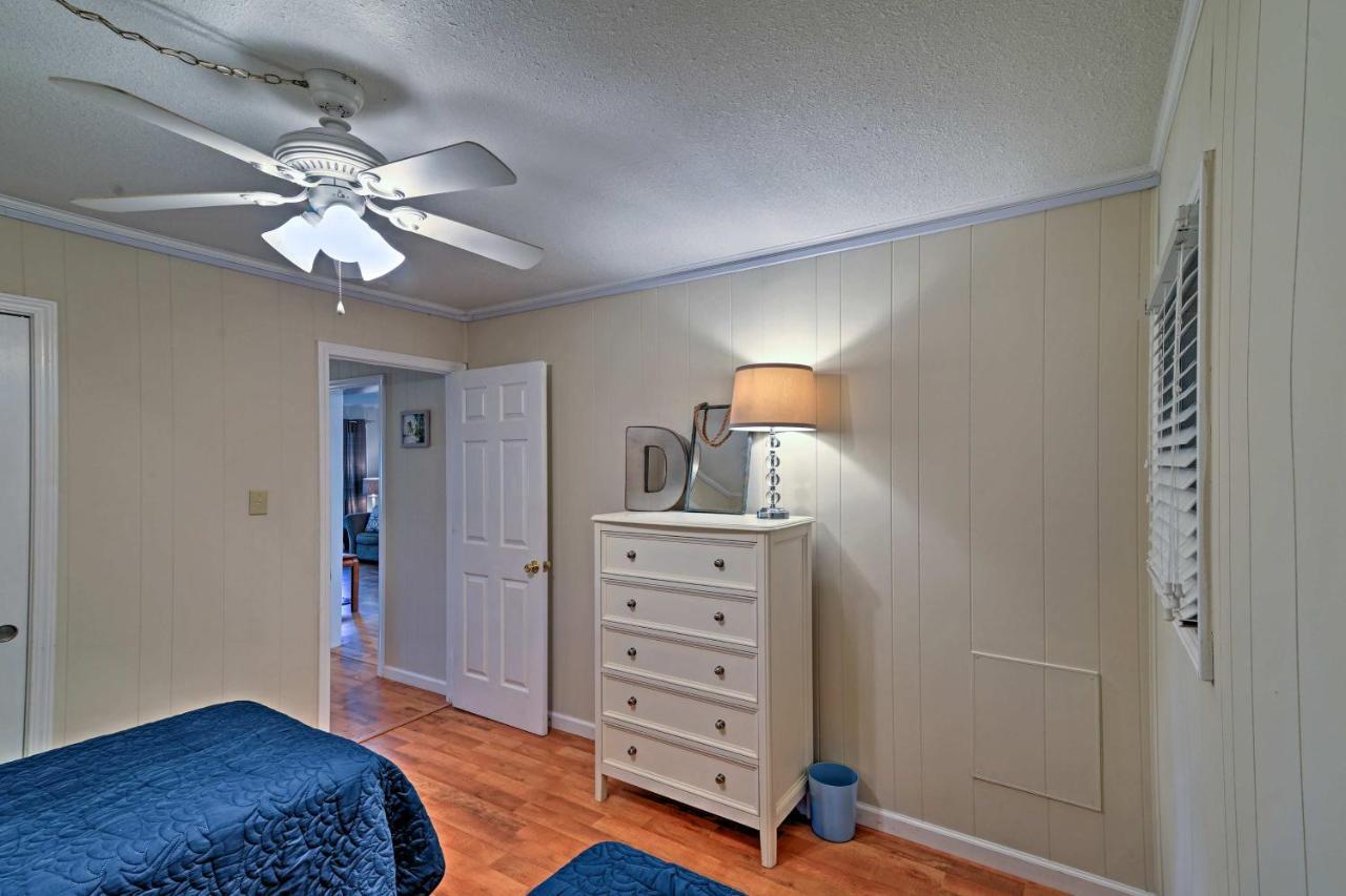 Oceanside With Pool Access And Patio Apartment