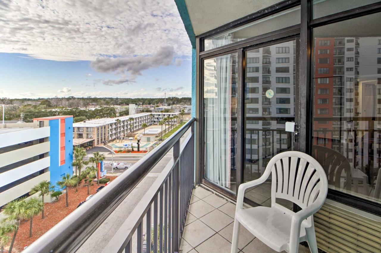 Apartment Sunny Beachfront Getaway With Balcony And Shared Pools