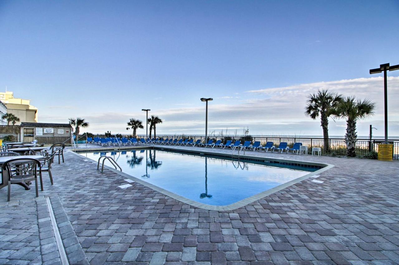 Sunny Beachfront Getaway With Balcony And Shared Pools Apartment