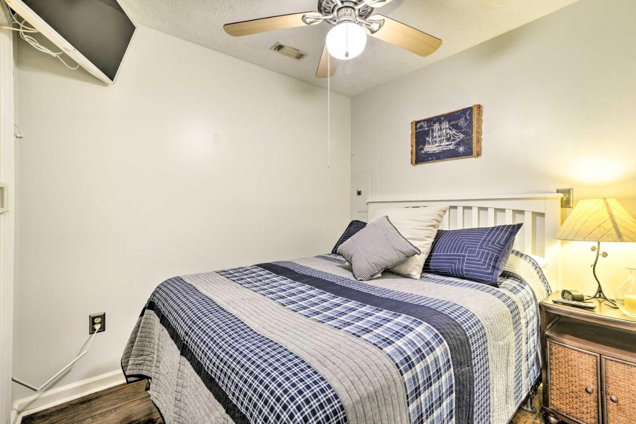 Cozy With Balcony And Ocean View Walk To Beach! Myrtle Beach