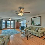 Murrells Inlet Home With 3 Decks - 1 Block To Beach!