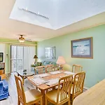 Myrtle Beach Getaway With Pool - Walk To Beach!