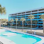 Lovely Pool Front Studio