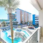 Lovely Pool Front Studio