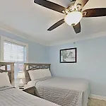 Lovely Updated Vacation Home*Pool* 3 Br*P138
