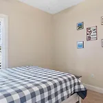 Coastal Charm Hallandale 3 Bdrm Vacation Home