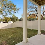 Coastal Charm Hallandale 3 Bdrm Vacation Home