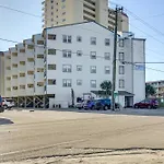 Cozy Beachfront Condo With Wifi, Views And Pool Access