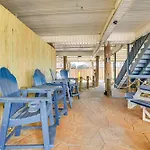 Cozy Beachfront Condo With Wifi, Views And Pool Access