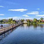 Treehouse Lodge Walk To Beach Pet-Friendly 303