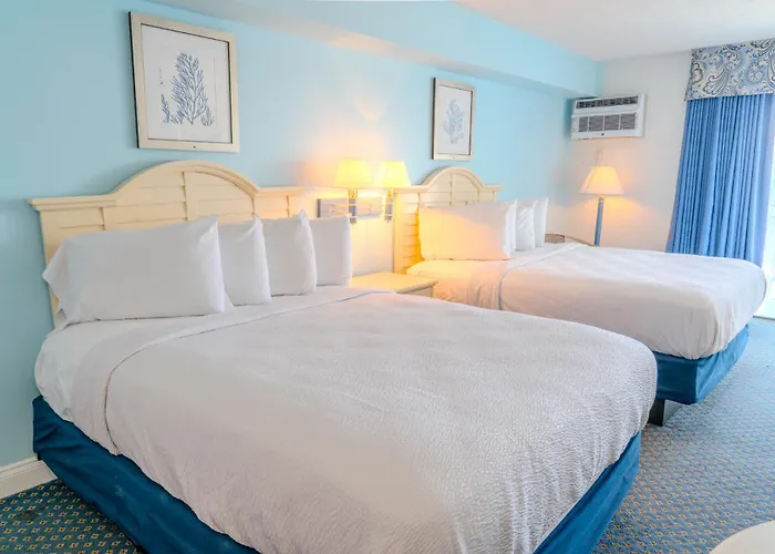 Direct Oceanfront Double Queen Suite! Stunning Ocean Views! Sleeps 4! Sea Mist 20802