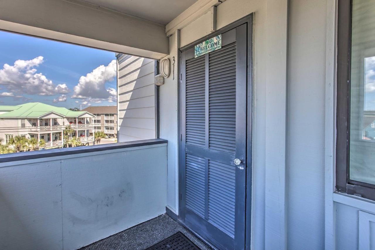 Coastal On With Community Pool Access! *