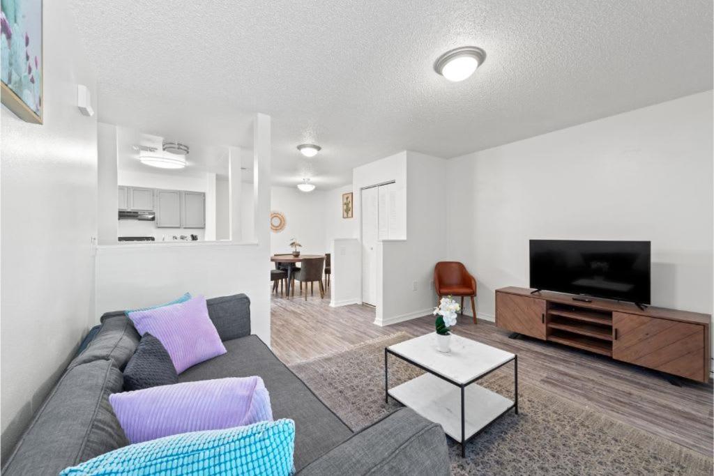 Apartment Viagem Bright 2br With Pool, Gym & Parking