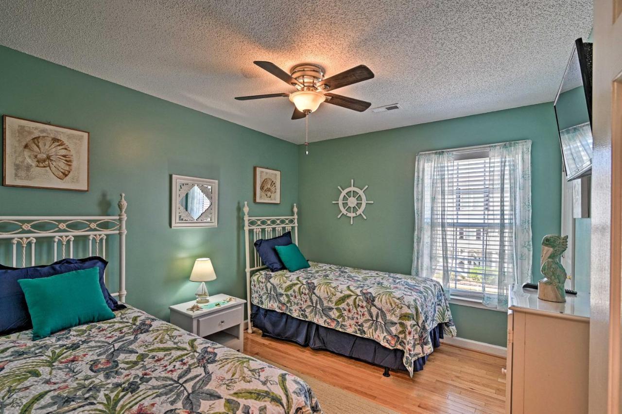 Murrells Inlet With 3 Decks - 1 Block To Beach! Holiday home *