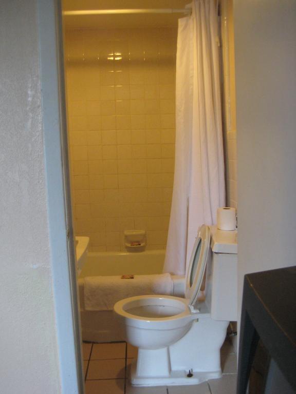 Rainbow Court Annex Motel