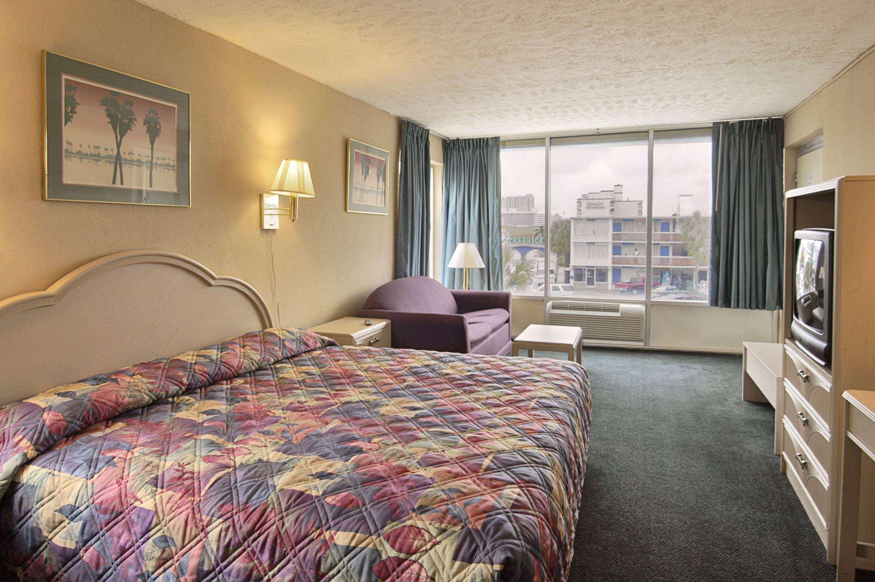 Days By Wyndham Myrtle Beach-grand Myrtle Beach