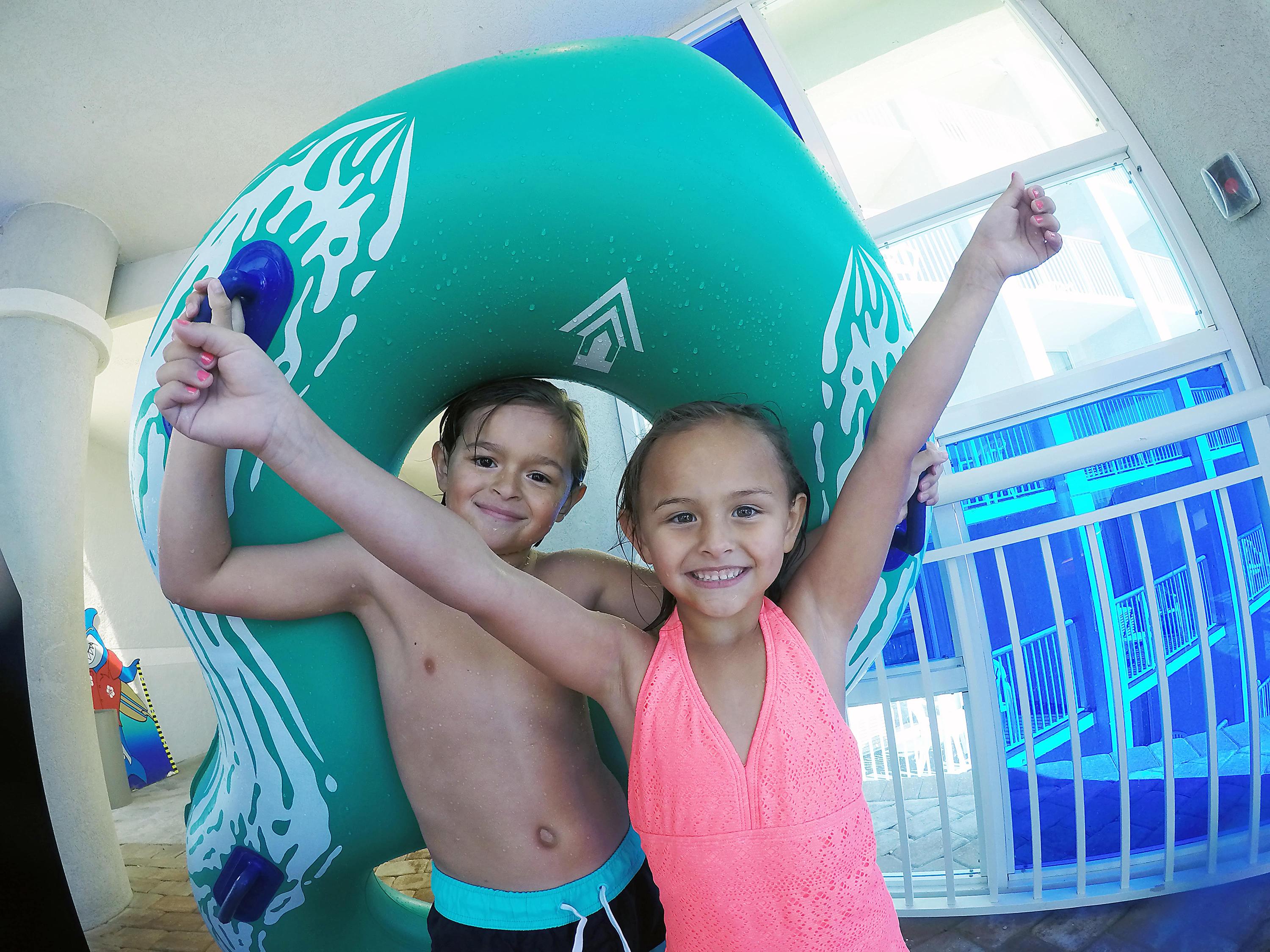 Crown Reef And Waterpark 2*