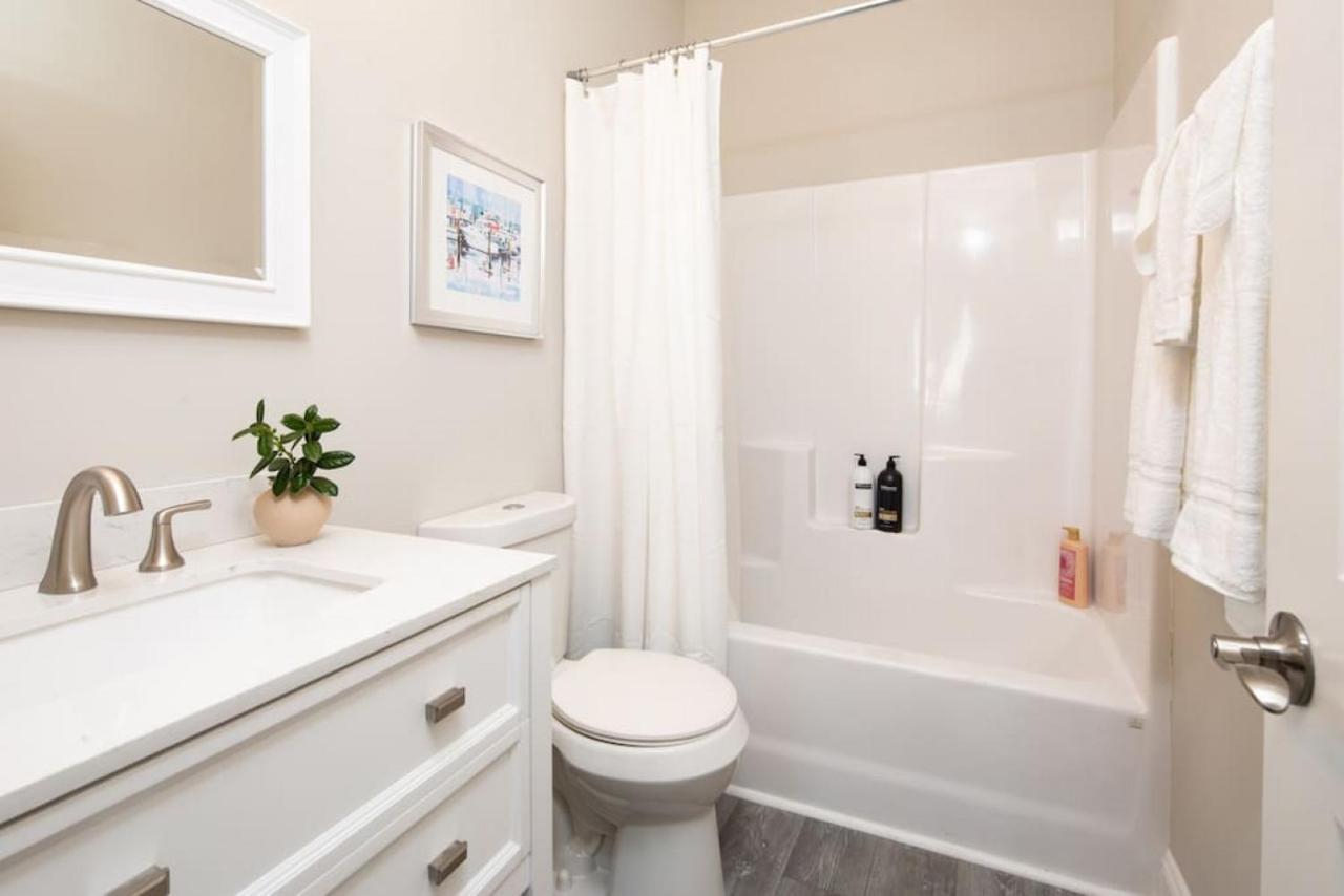 Lovely 4br Haven King Beds Steps 2 Parking I Apartment