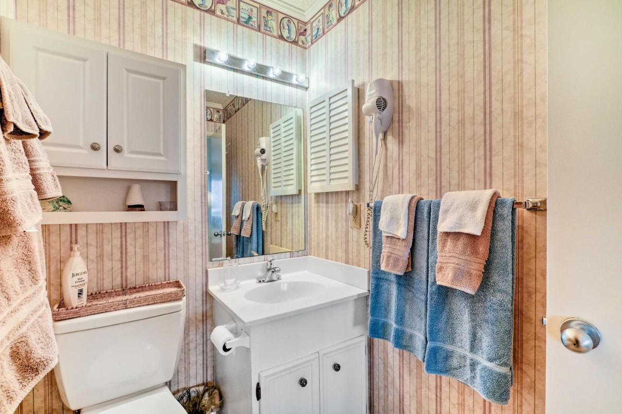 Myrtle Getaway With Pool - Walk To Beach! Apartment *
