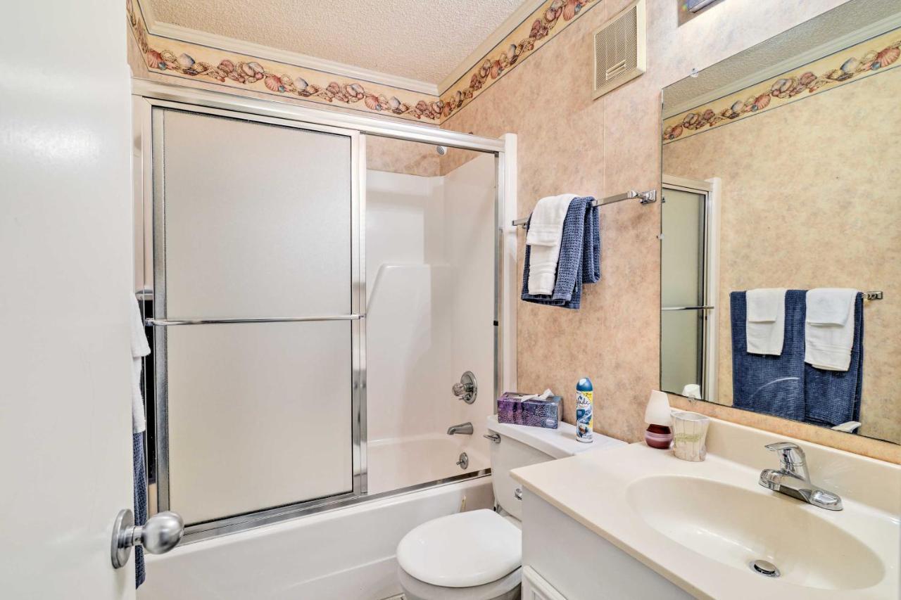 Myrtle Getaway With Pool - Walk To Beach! Apartment