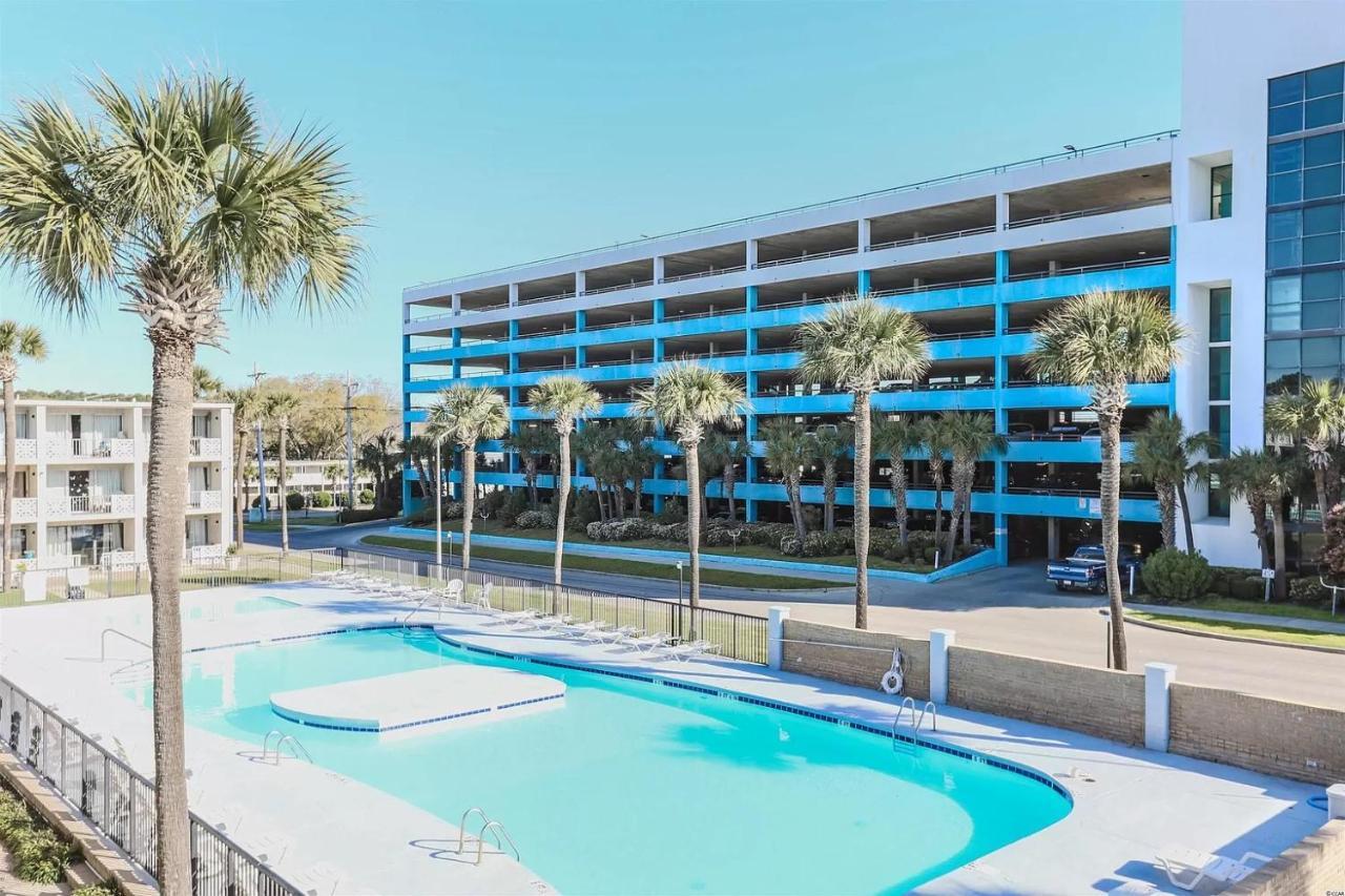 Lovely Pool Front Aparthotel *