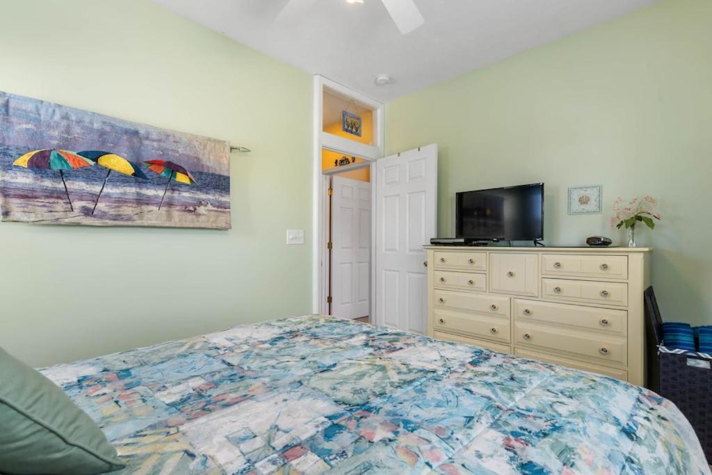 New! Gated Community, Pools, Gym, Beach @ Ocean Keyes #1721 Apartment *