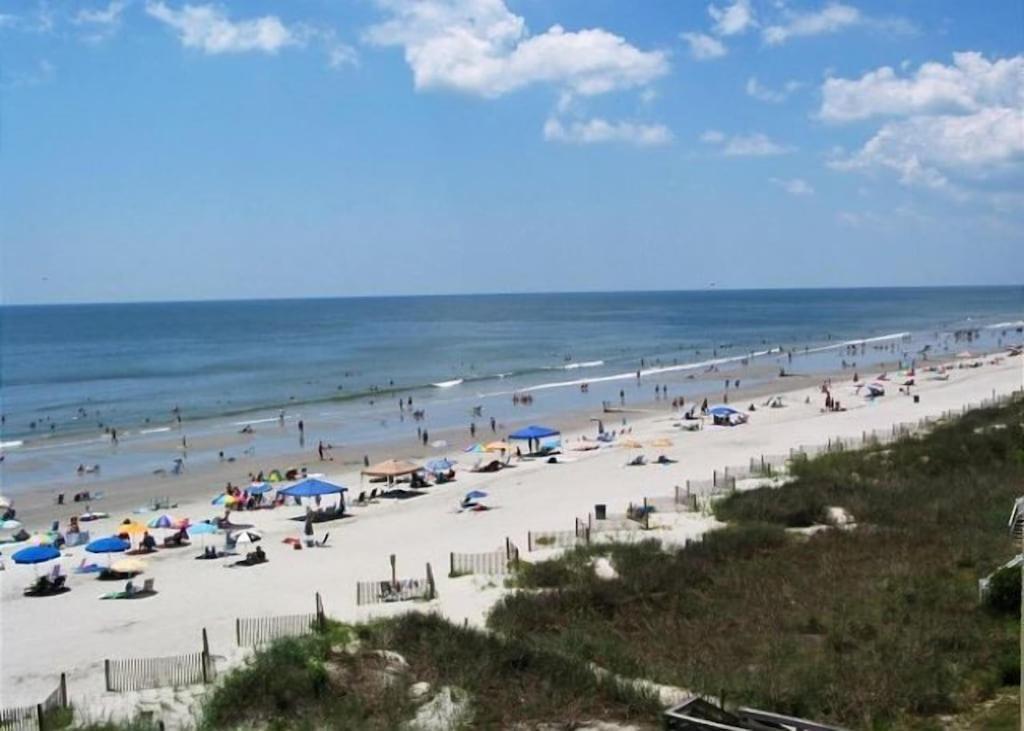 New! Gated Community, Pools, Gym, Beach @ Ocean Keyes #1721