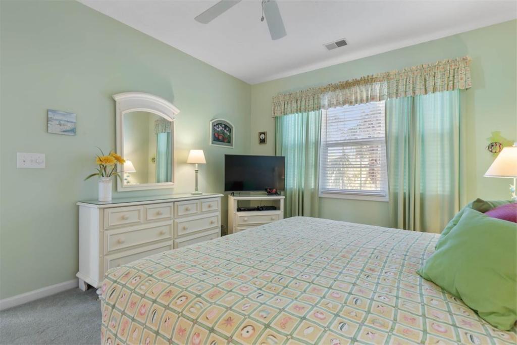New! Gated Community, Pools, Gym, Beach @ Ocean Keyes #1721