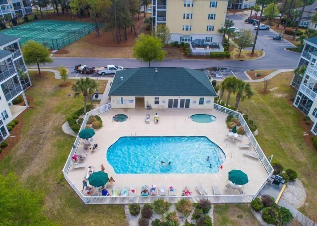 New! Gated Community, Pools, Gym, Beach @ Ocean Keyes #1721 *