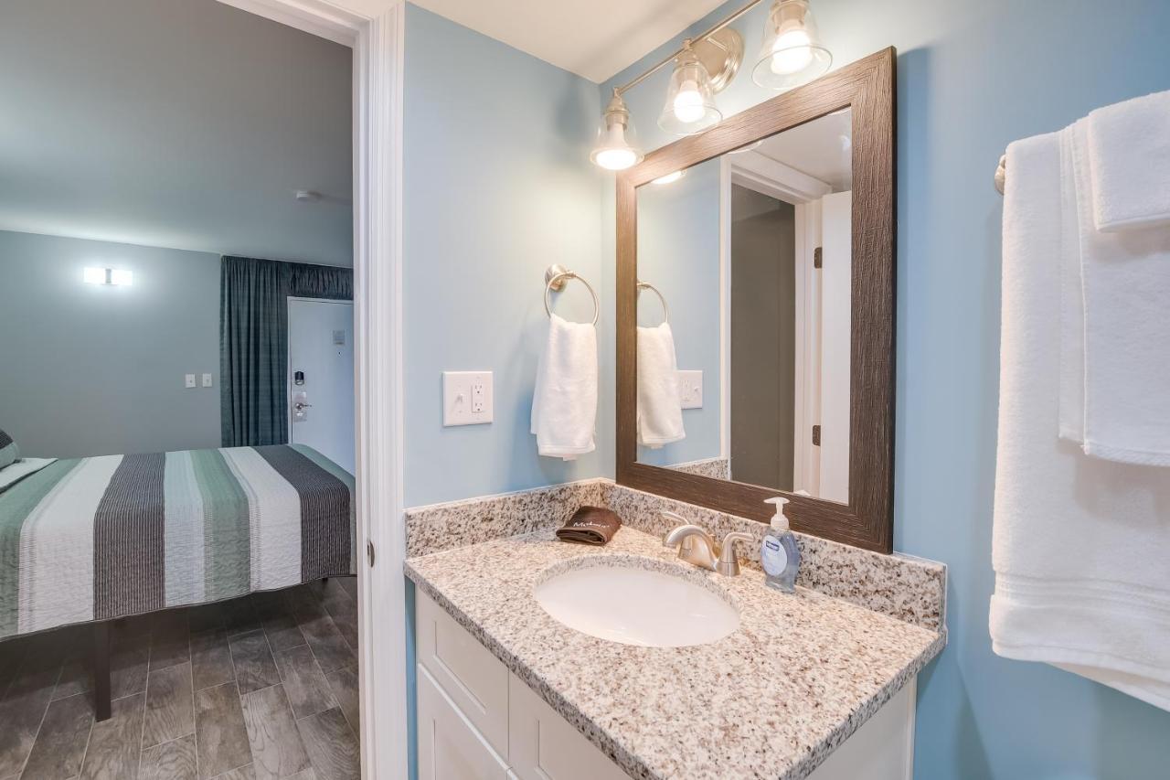 Apartment Myrtle With Ocean View And Pool Access!