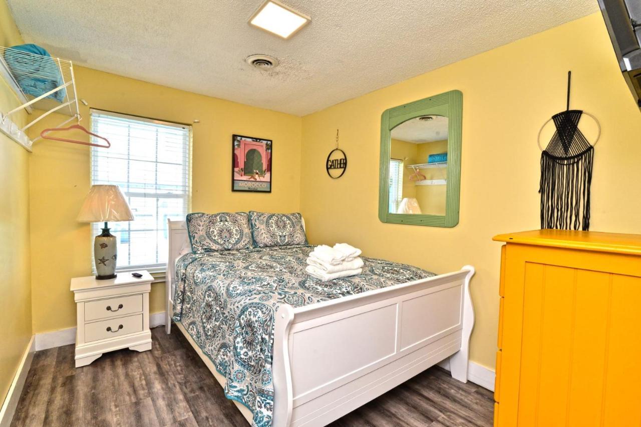 Holiday home Suns Out Steps To W Private Pool In Cherry Grove *