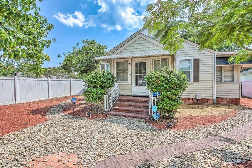 ﻿charming Centrally Located Ocean View W Huge Private Yard, Patio, Firepit, & Bbq Myrtle Beach
