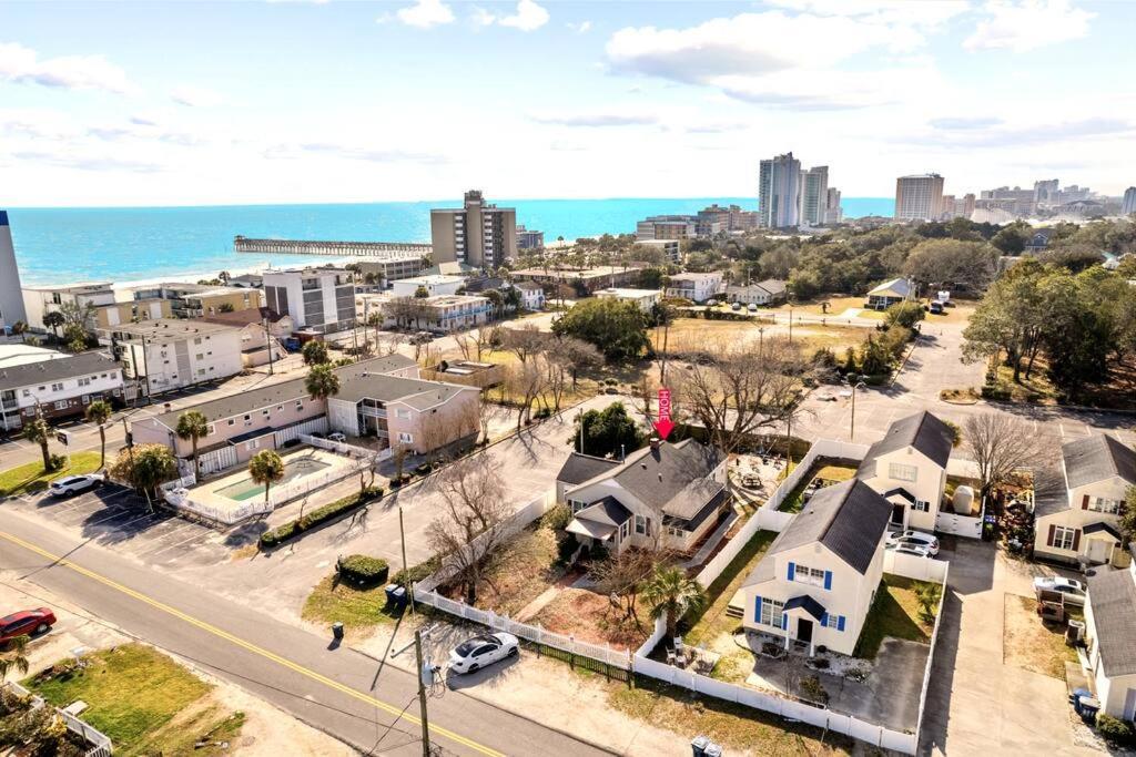 ﻿charming Centrally Located Ocean View W Huge Private Yard, Patio, Firepit, & Bbq Holiday home