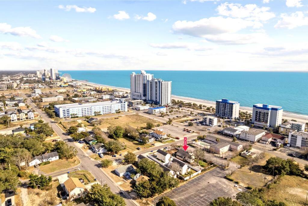 ﻿charming Centrally Located Ocean View W Huge Private Yard, Patio, Firepit, & Bbq Holiday home