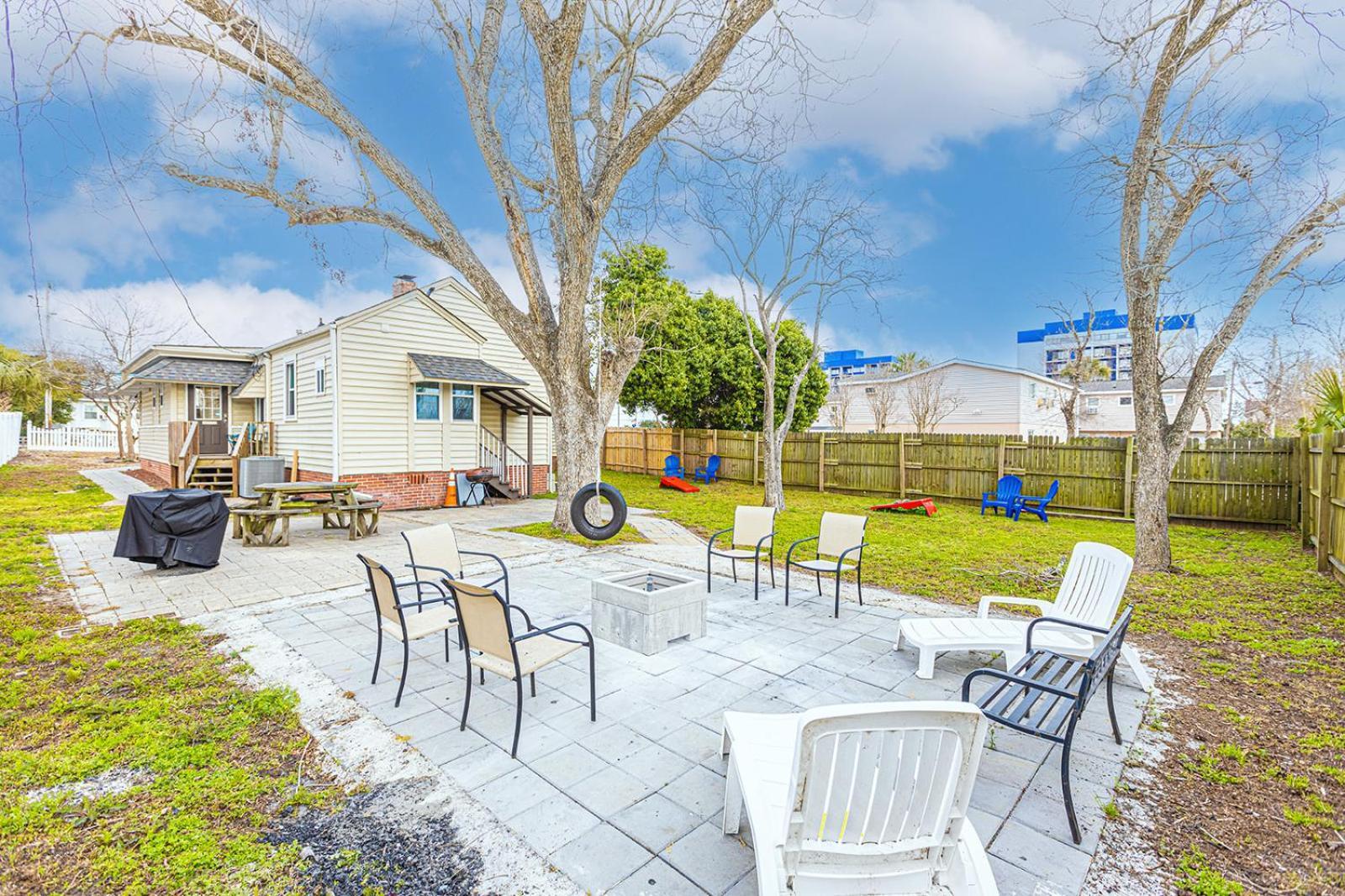 ﻿charming Centrally Located Ocean View W Huge Private Yard, Patio, Firepit, & Bbq * Myrtle Beach