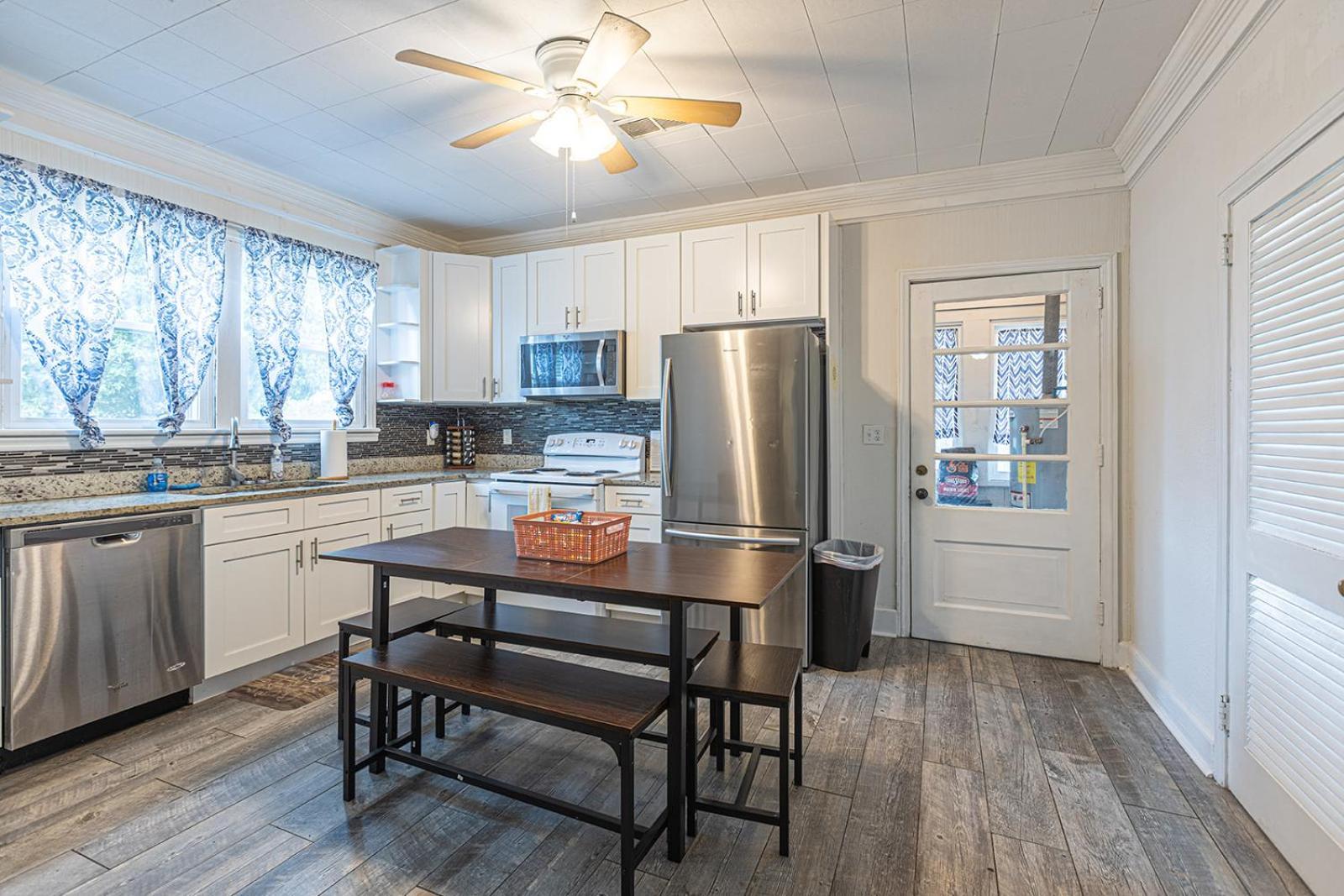 Holiday home ﻿charming Centrally Located Ocean View W Huge Private Yard, Patio, Firepit, & Bbq Myrtle Beach